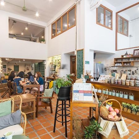 Better Moon Guesthouse Bangkok Extérieur photo