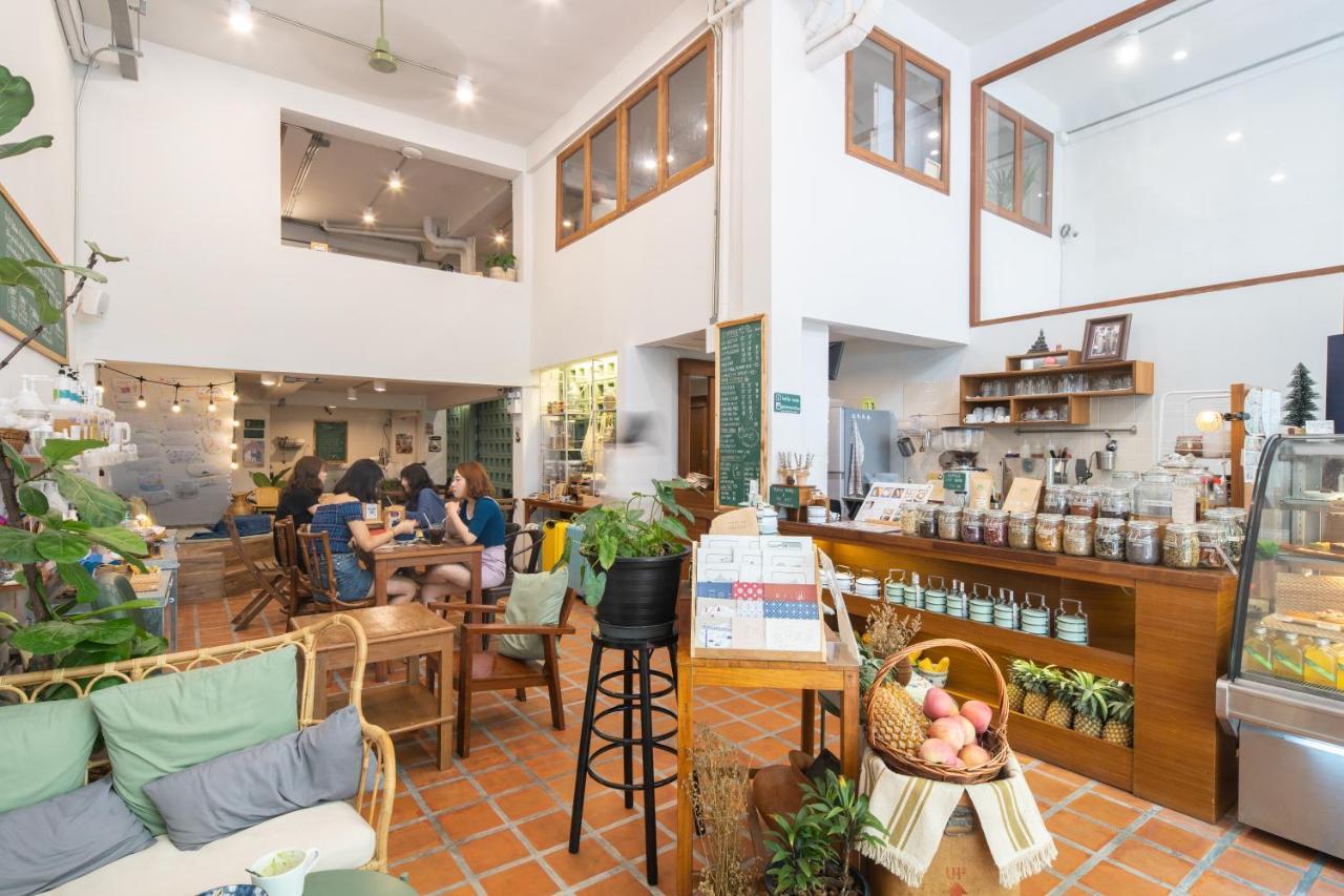 Better Moon Guesthouse Bangkok Extérieur photo
